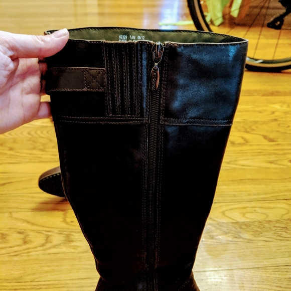 NWOT Clark Dark Brown Heeled Leather boots - 7.5 - Picture 6 of 8